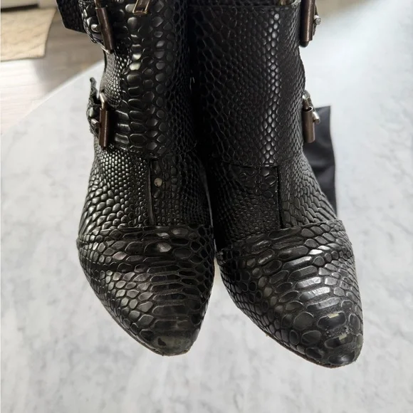 Freebird Joey Black Embossed Snakeskin Leather Booties Size 9 - Picture 4 of 10